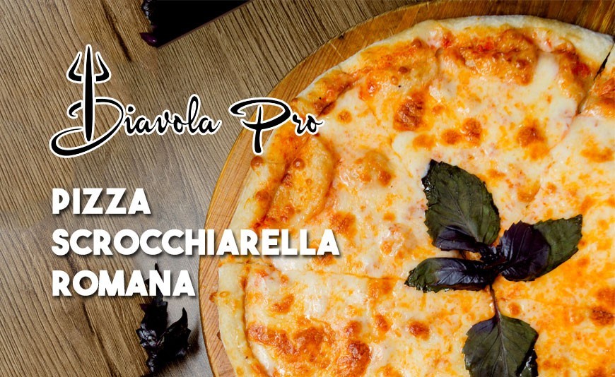 Pizza romana nel forno elettrico: stesura sottile, olio nell'impasto e i gradi giusti per la scrocchiarella